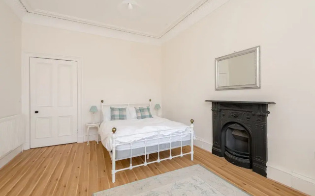 Traditional 3 bed Apartment Stockbridge