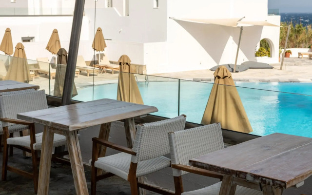 Poseidon Hotel & Suites