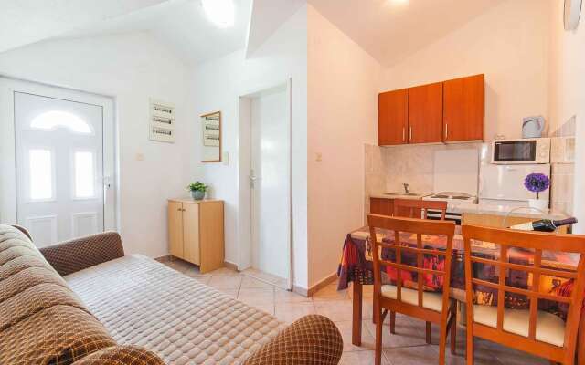 Maki Apartments