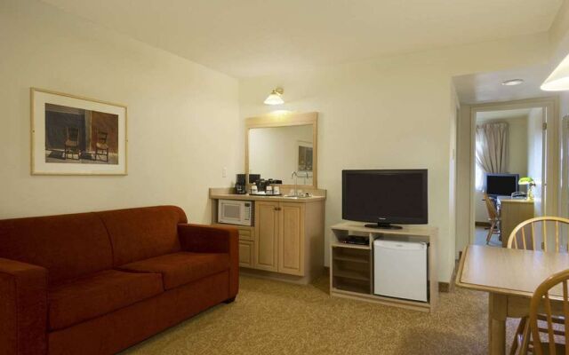 Travelodge Suites New Glasgow