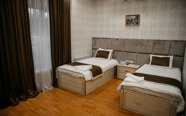 Отель Shahlo