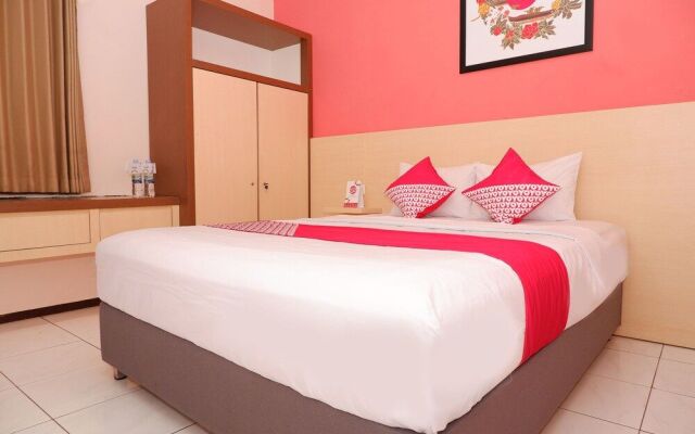 OYO 546 New Mira Hotel