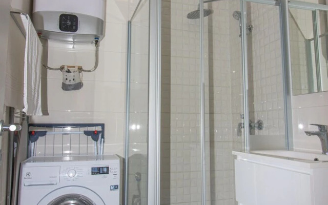 Brand New Suite next to Palace & Beach