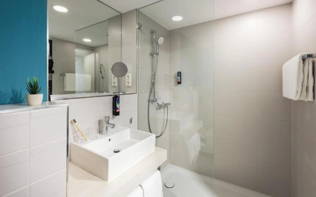 Holiday Inn - the niu, Seven Dusseldorf Ost by IHG