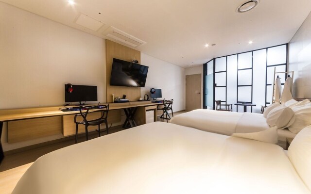 Bundang (Seohyeon) Hotel & U