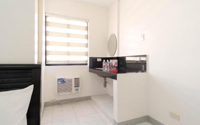 RedDoorz near SM Bicutan