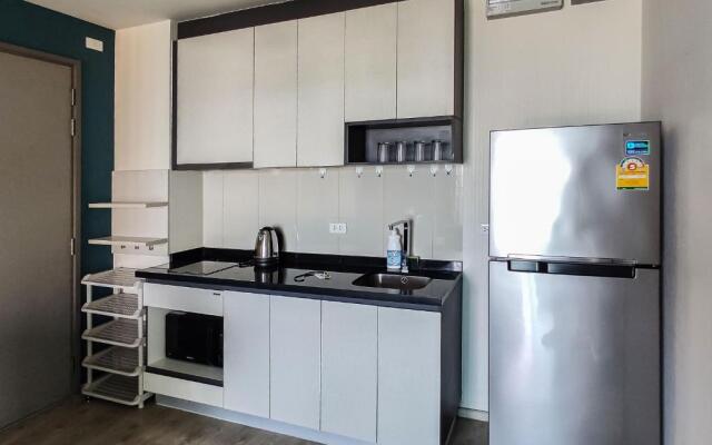 Pattaya Beach Sea View Rooftop Pool Resort