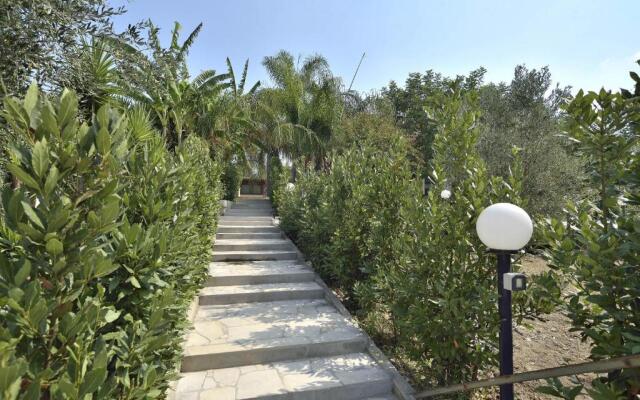 VILLA DEL COLLE CON PISCINA PRIVATA Ispica