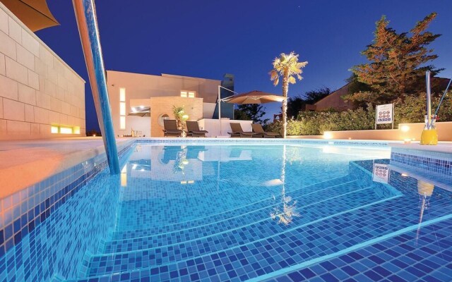 Nice Home in Novalja With Wifi and 2 Bedrooms