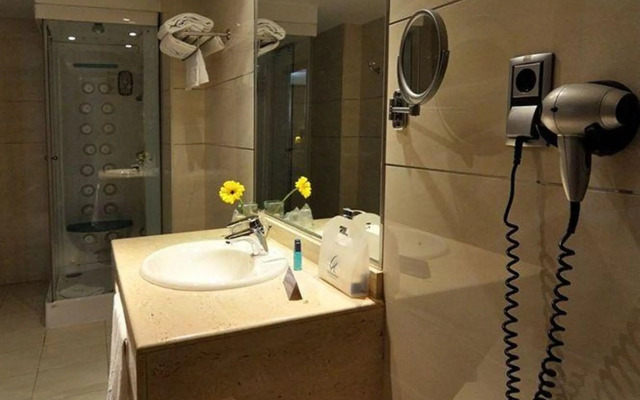 Hotel Clement Barajas