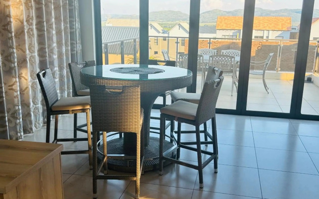 Bluewave Villa at 944 Kota