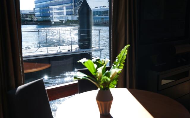 PETALS TOKYO - Floating Hotel