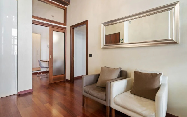 Piazza delle Erbe Stylish Flat