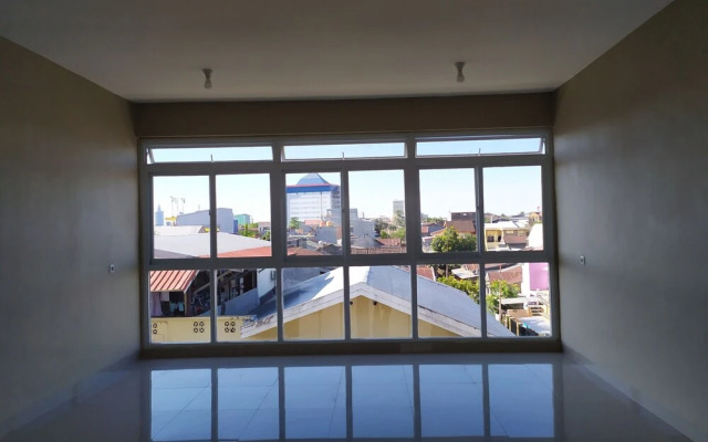 Oyo 2006 Hotel Luvio Makassar