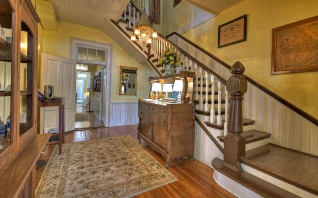 Blue Ridge Inn Bed & Breakfast