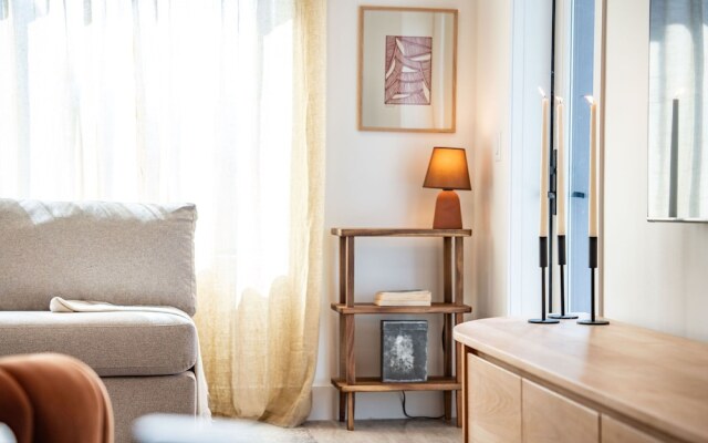 Sea Eagles Landing by Revelstoke Vacations