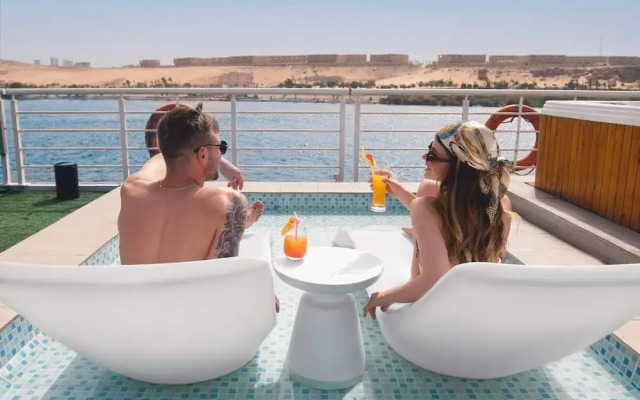 Le Fayan Nile Cruise - Till 17-9 Sat From Luxor for 4&7 Nights Wed From Aswan for 3&7 Nights - 18-9 to 20-11 Thu from Luxor for 4&7 Nights Mon From Aswan for 3&7 Nights - 22-12 Mon from Luxor for 4&7 Nights Fri From Aswan