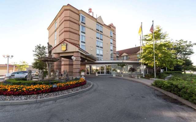 Monte Carlo Inn Airport Suites
