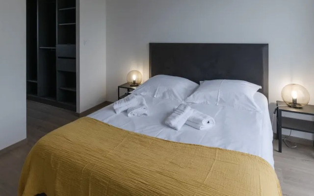 Pretty new House 2 Steps From the sea