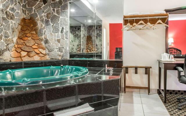 Econo Lodge West Haven