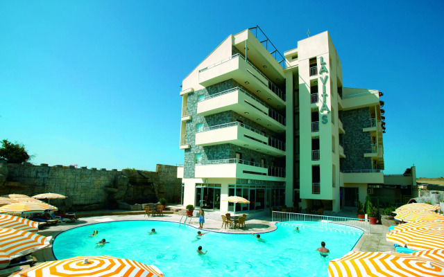 Lavitas Hotel