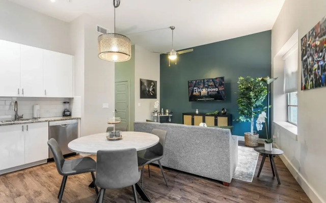 Tasteful Condo Near French Quarter