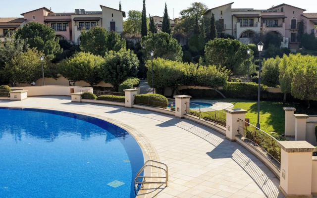 Aa02 Adjacent to Aphrodite Hills- Communal Pool, Garden