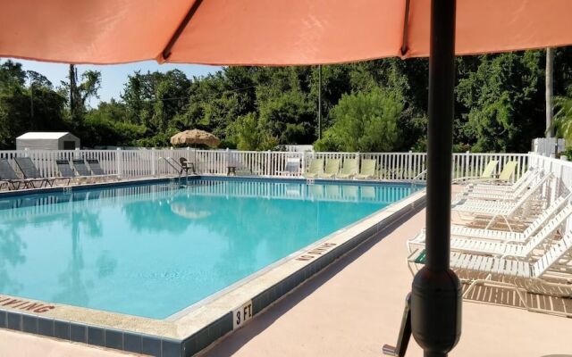 Sun Inn & Suites