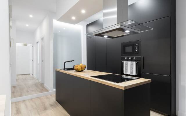 Atocha Apartment by FlatSweetHome