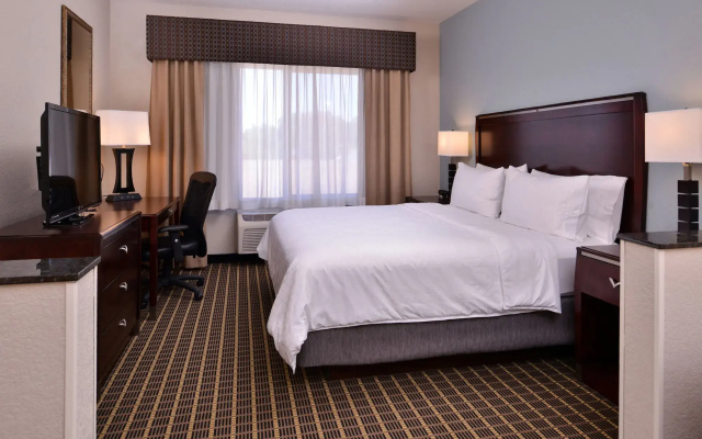 Holiday Inn Express Hotel & Suites Pittsburg by IHG
