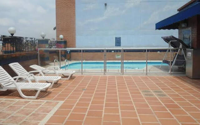 Hotel Ribera Del Rio Av 2N