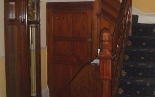 Big Sky Guest House- ROOM ONLY