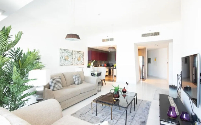 Cayan Tower by Maison Privee