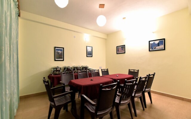 OYO 12735 The Manali Lodge