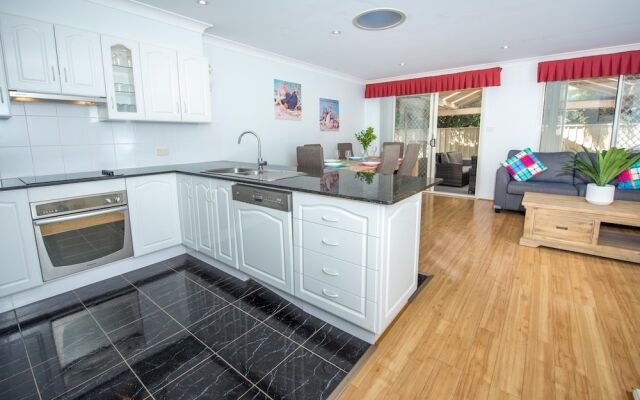 Ajax Avenue 2/35 - Nelson Bay