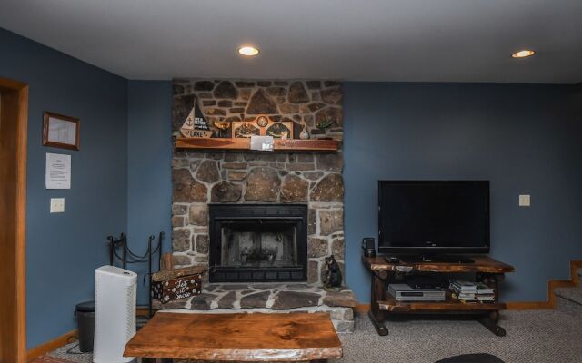 Bear Mountain Lodge 4 Bedroom House