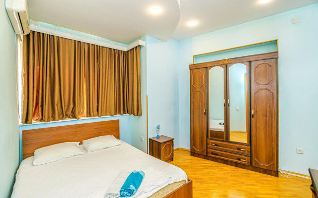 Old City 3 Room Lux Home