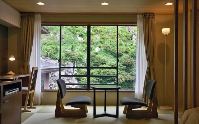 Akayu Onsen Gotenmori