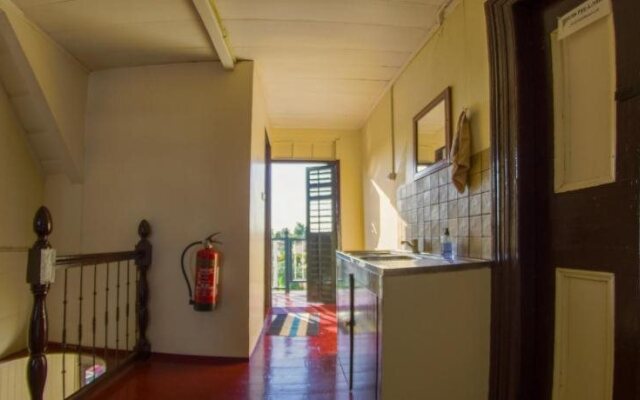 Un Pied-A-Terre