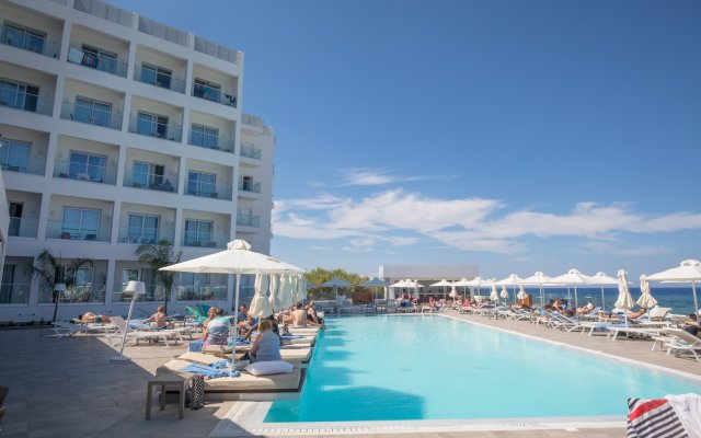 Evalena Beach Hotel