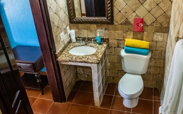 West End Dive Resort