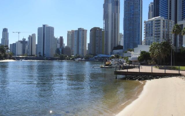 2 Bedroom Apartment in Surfers Central