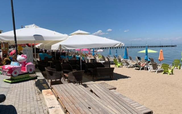 Apartment 30m from the sea