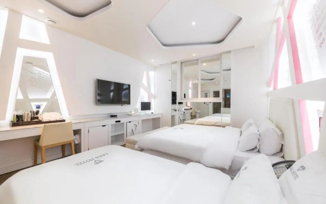 Zara Hotel Peace Square