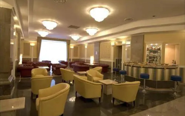 Grand Plaza