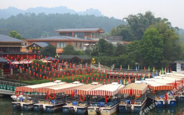 Yearning Inn (Danxia Mountain Scenic Spot)