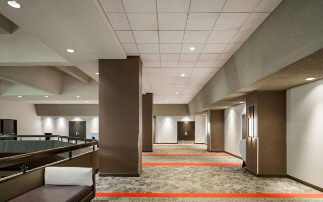 Ramada Plaza by Wyndham Regina Downtown