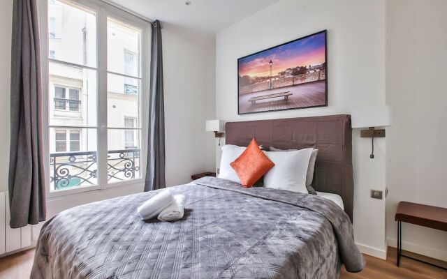 63-Luxury Flat Champs-Elysees (1c)