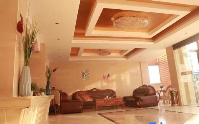 Xinyang Yuelong Hotel