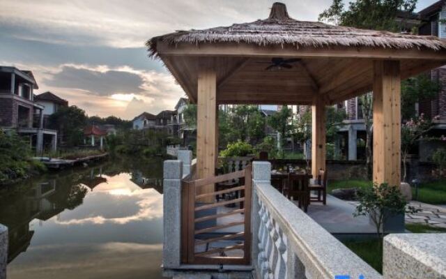 Wuyishan Lanyue Villa Hotel (Sangu Resort)